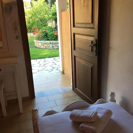 Alexandra's And Aparthotel Dassia (Corfu)