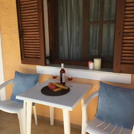 Alexandra's And Aparthotel